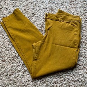 Adorable pixie capris